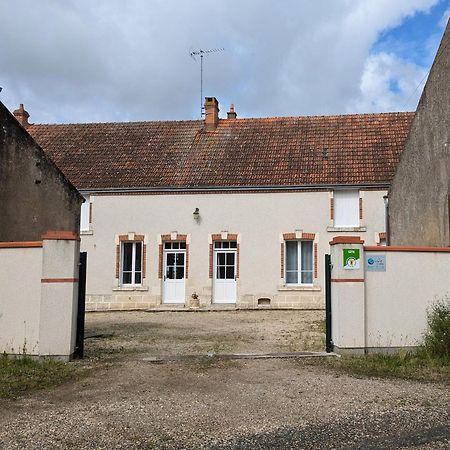 Gite Champetre A Mareau-Aux-Pres: Terrasse, Jardin, Et Confort Pour 6 Personnes - Fr-1-590-140 Eksteriør bilde